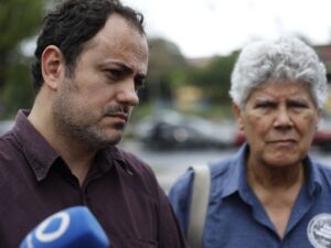 "Deputado Glauber Braga preside sessão tensa na Câmara."