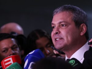 Reunião entre Lindbergh Farias e Hugo Motta na Câmara dos Deputados.