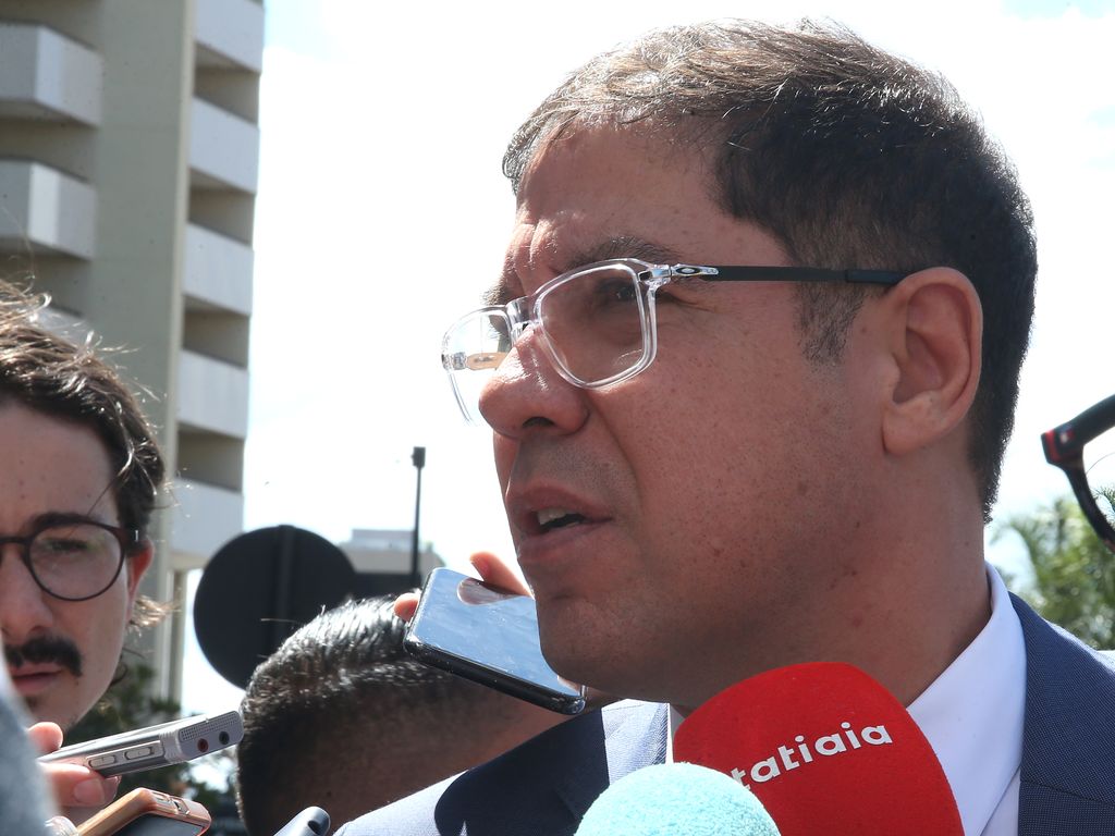 "Decisão do PL proíbe alianças com partidos de esquerda para 2026."