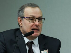 Senado aprova PEC sobre marco temporal para terras indígenas.