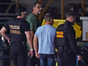 Silvinei Vasques é transferido para Brasília após prisão no Paraguai.