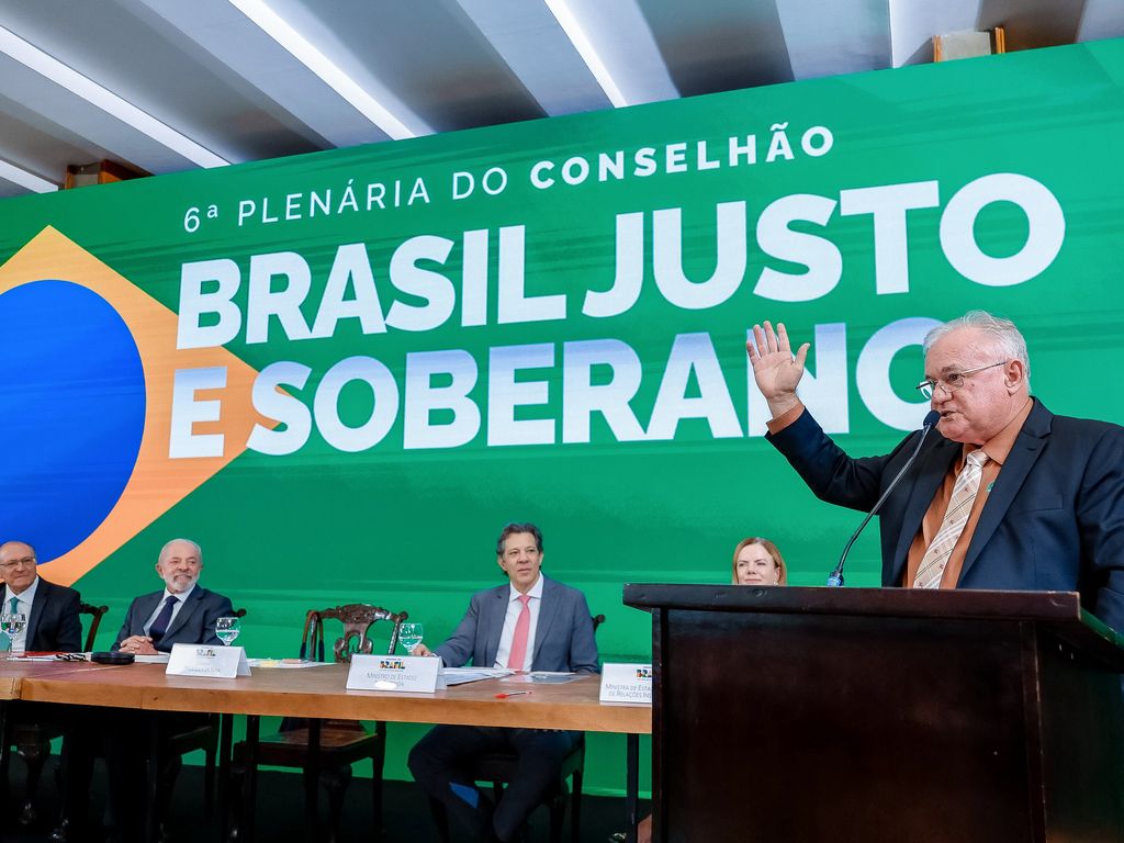 Análise crítica sobre o sequestro do orçamento nacional no Brasil.