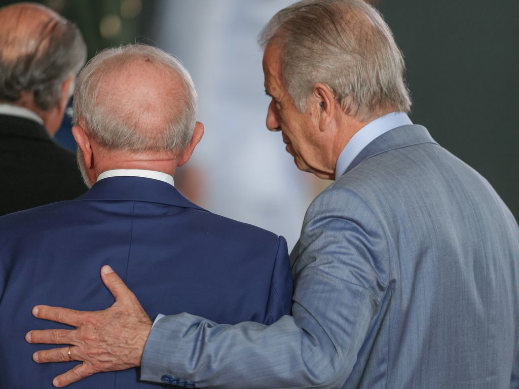 ** Lula em entrevista tensa, respondendo perguntas sobre Haddad.