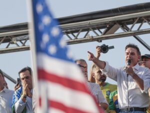 "Flávio Bolsonaro e reavaliação de estratégias do PT"