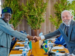 ** Lula e Janja celebram o ano novo no Forte de Copacabana.