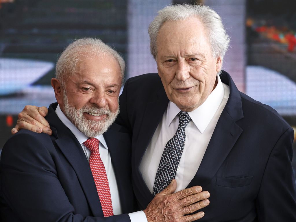 "Ricardo Lewandowski deixa Ministério da Justiça, gerando desafios."