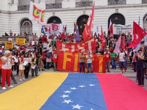 ** Disputa por royalties do petróleo no Rio mobiliza políticos locais.