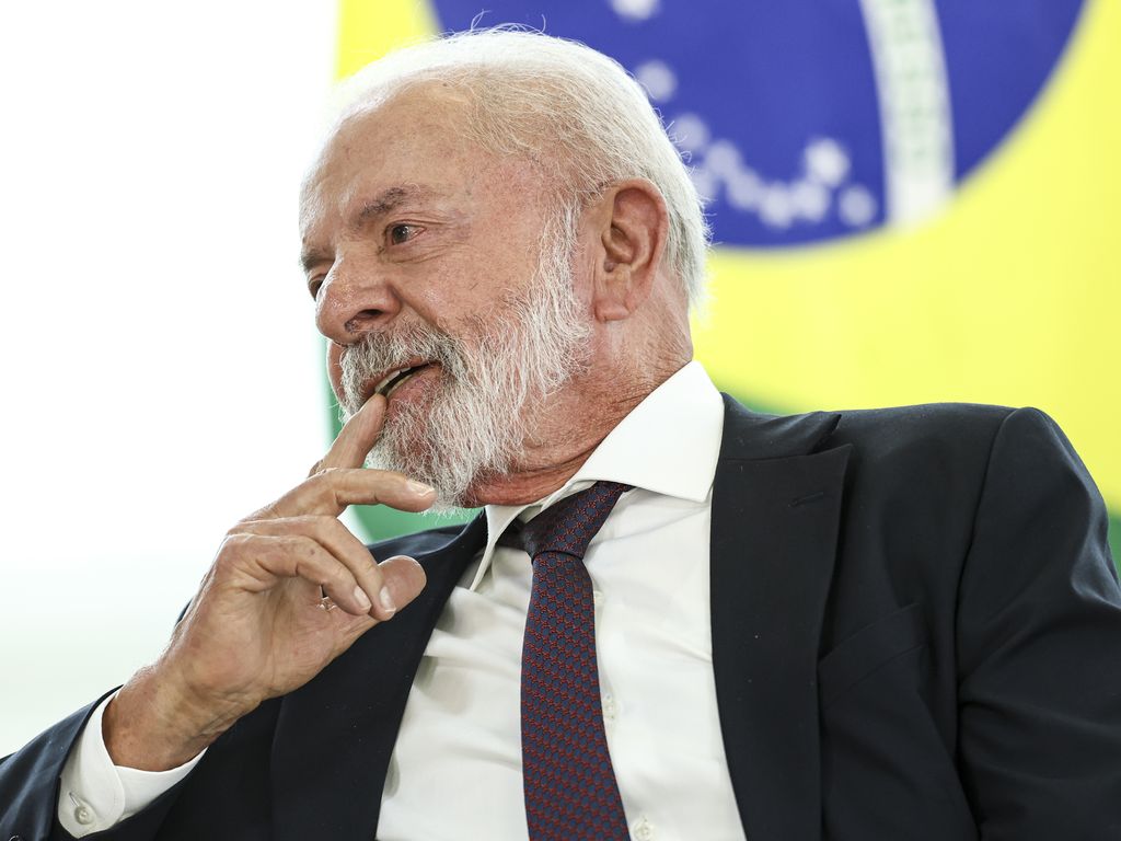 "Avaliação do governo Lula em janeiro: 39% negativa, 32% positiva, 27% regular."