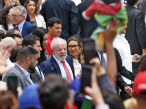 ** Lula anuncia desistência de ministério para segurança pública.