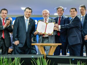 Lula veta R$ 11 bilhões em emendas no orçamento de 2026.