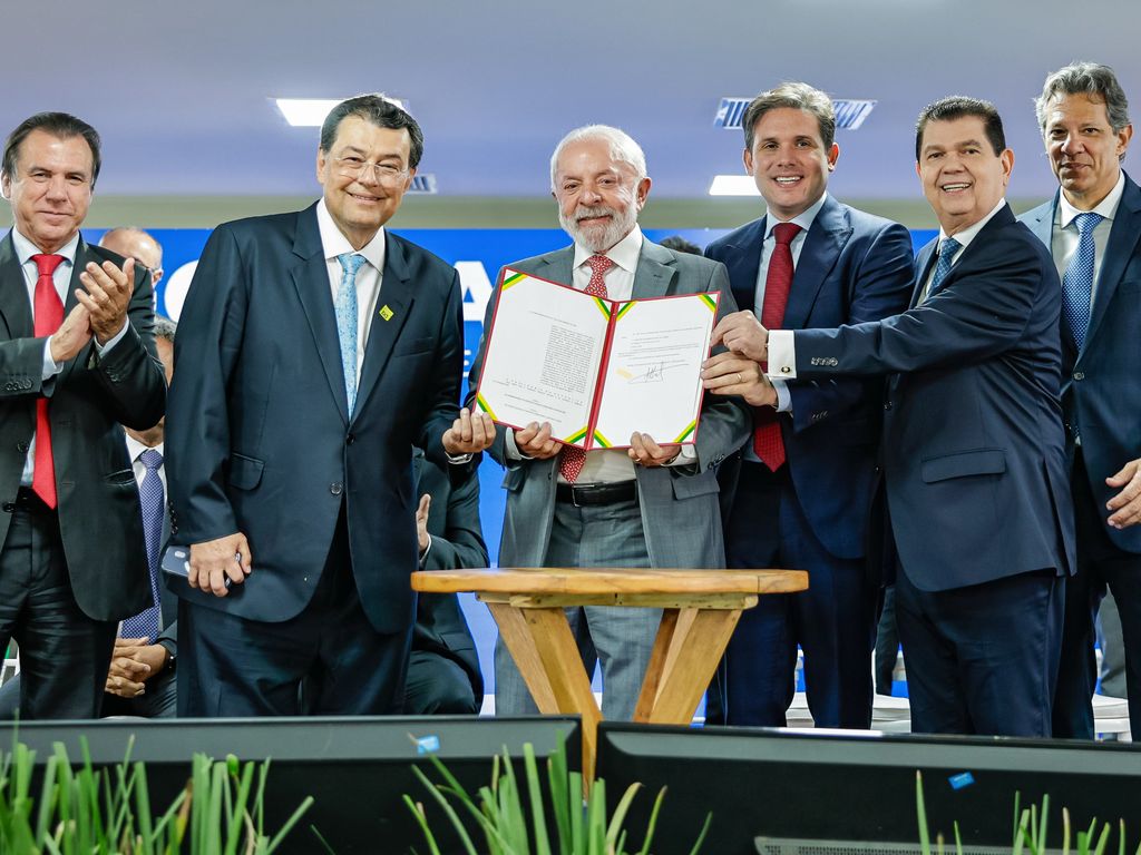 ** Pesquisa mostra aumento na desaprovação de Lula no Sudeste.